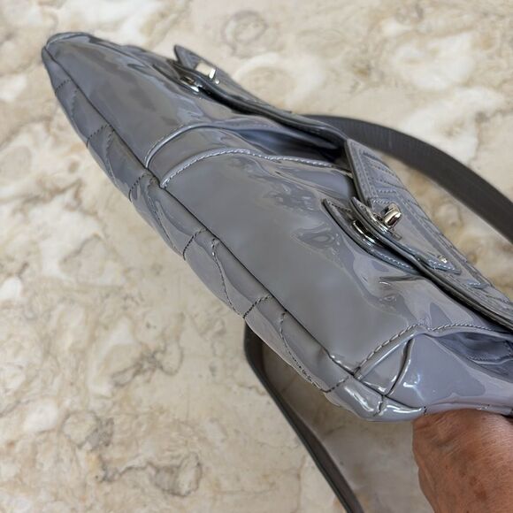 Coach Poppy Liquid Gloss Convertible Crossbody Bag Light Grey Patent Leather - Picture 10 of 16